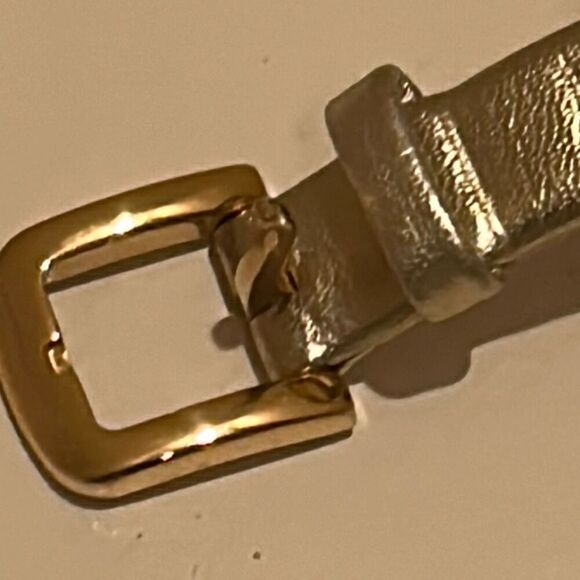 Kate Spade Gold Tone Watch Metallic Leather Band Minimalist Preppy Old Money - Picture 12 of 12